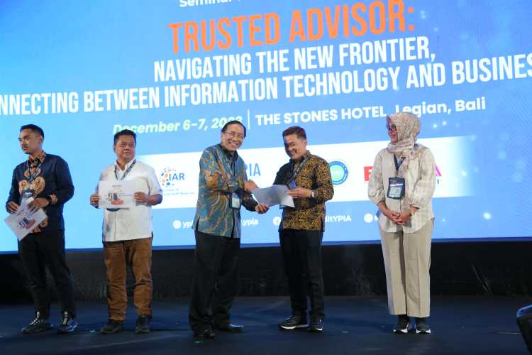 JAMKRIDA BANTEN KIRIM PERWAKILAN PESERTA WISUDA  QUALIFIED INTERNAL AUDITOR DAN SEMINAR NASIONAL